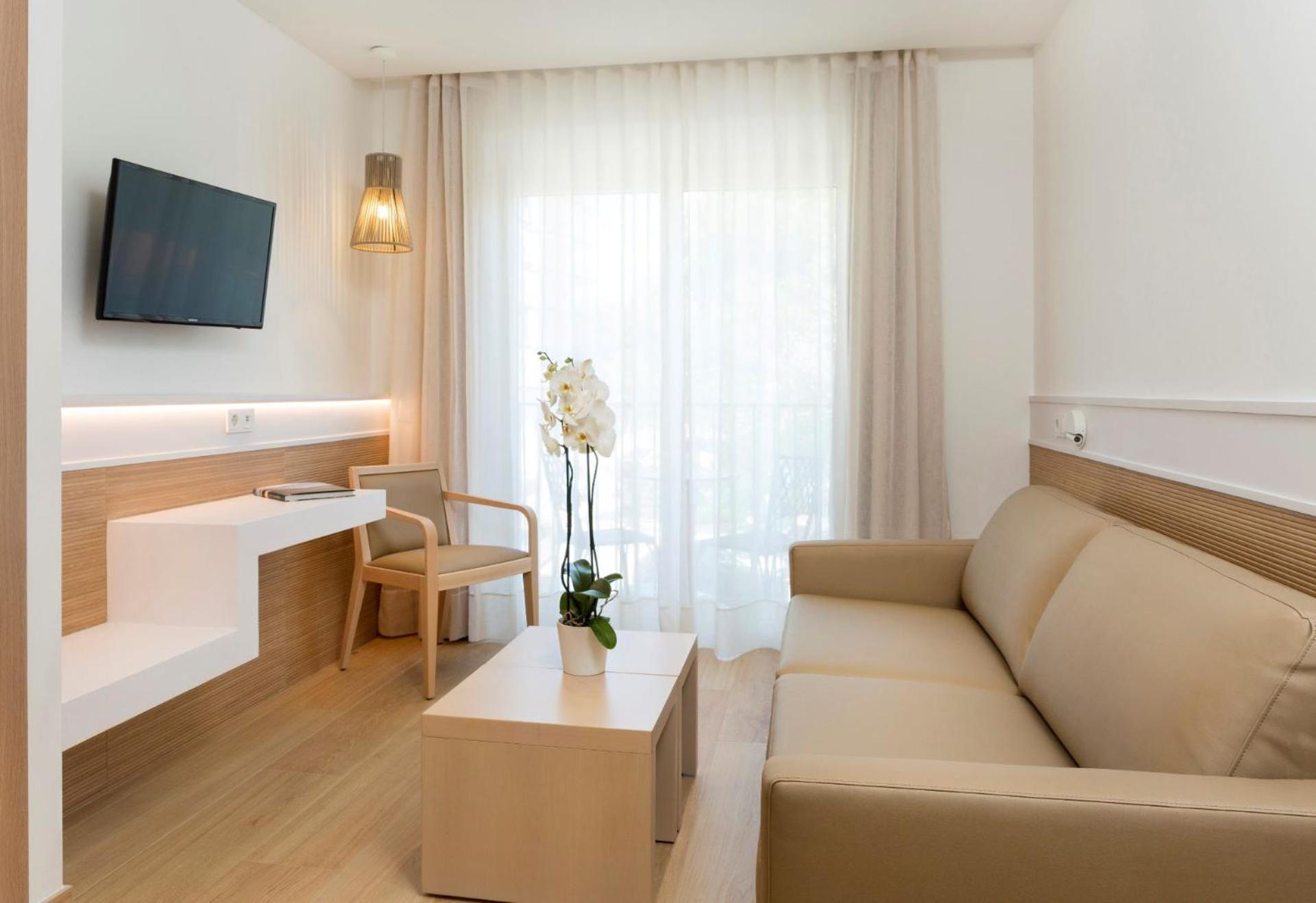 Suite Junior con vistas al jardín
